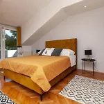 Nature View Spacious Five Bedroom Villa, Pool 빌라 Zadvarje