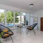 Nature View Spacious Five Bedroom Villa, Pool 빌라