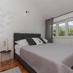 빌라 Nature View Spacious Five Bedroom Villa, Pool
