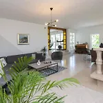 Nature View Spacious Five Bedroom Villa, Pool *