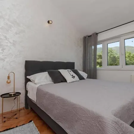Vila Nature View Spacious Five Bedroom Villa, Pool