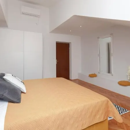 Nature View Spacious Five Bedroom Villa, Pool Vila *