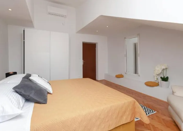 Nature View Spacious Five Bedroom Villa, Pool Villa *